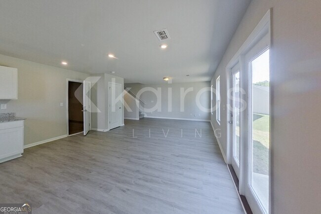 Building Photo - 248 York Ln