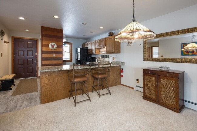 Building Photo - Available now!  Year lease!   Three Bedroo...