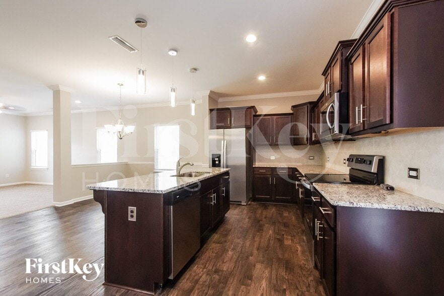 Building Photo - 4208 Stockbrook Dr
