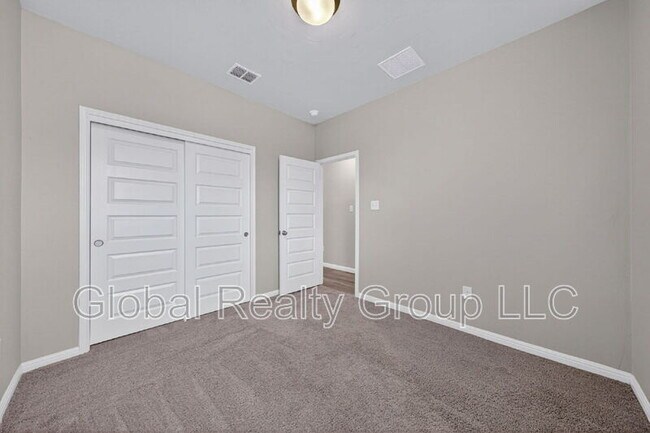 Building Photo - 13015 Red Elks Lks