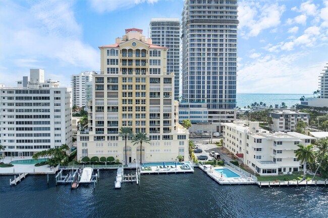 Building Photo - 209 N Birch Rd