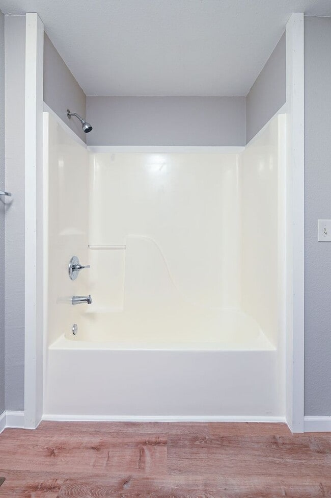 Building Photo - ADORABLE YEAR-ROUND SOLDOTNA HOME!