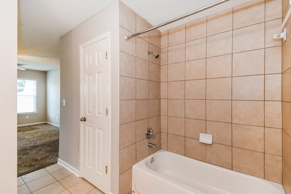 Building Photo - 12279 Sondra Cove Trail N
