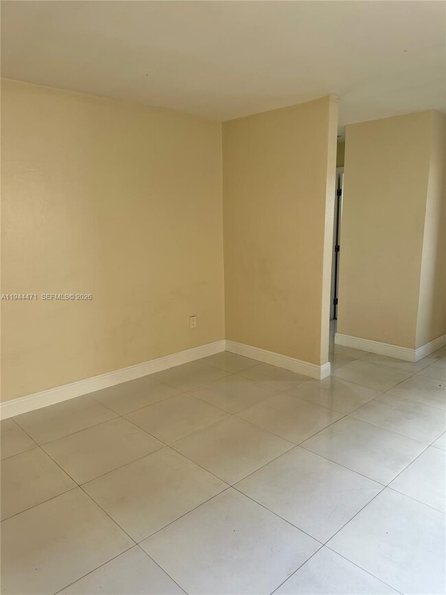 Building Photo - 1640 SW 1st St