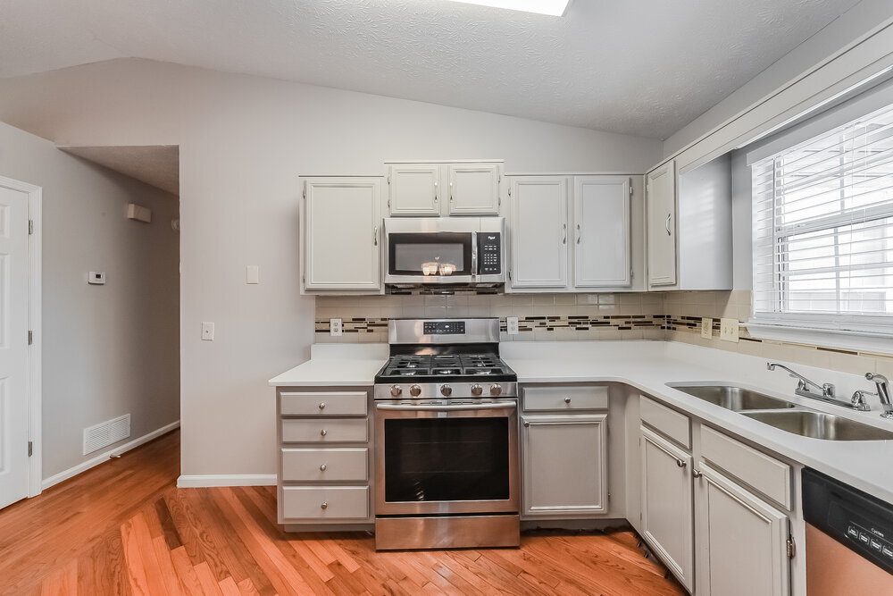 Building Photo - 5550 Emerald Glen