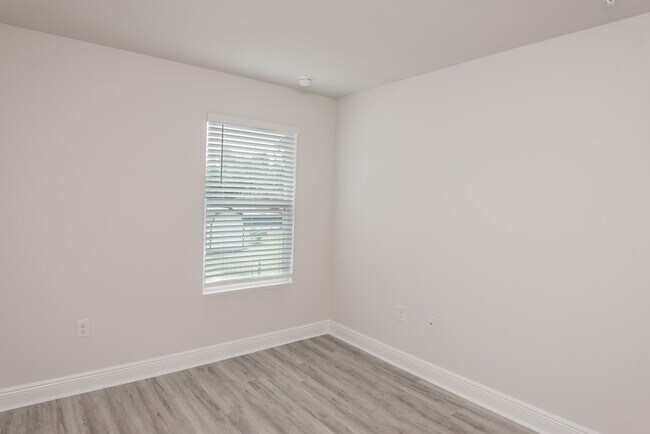 Building Photo - 8706 Meadow Flower Ln