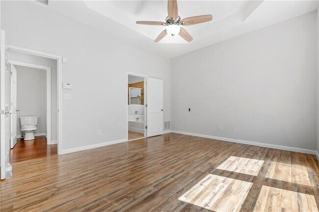 Building Photo - 2113 Worrall Hill Dr