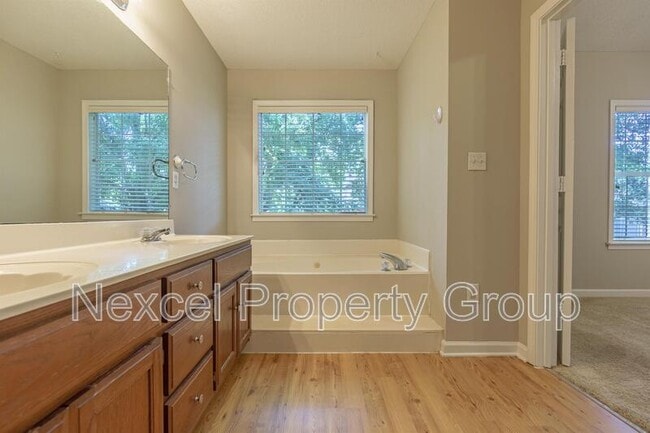 Building Photo - 4375 Big Horn Dr S