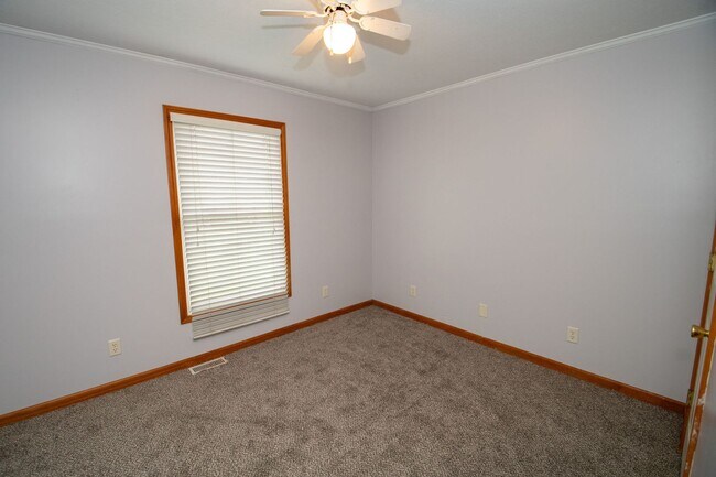 Building Photo - 4 Bedroom home in Granger, IN!