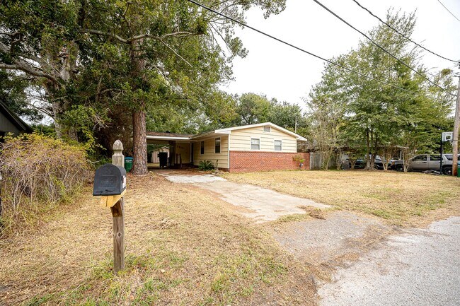 Building Photo - 2919 Criswell Ave