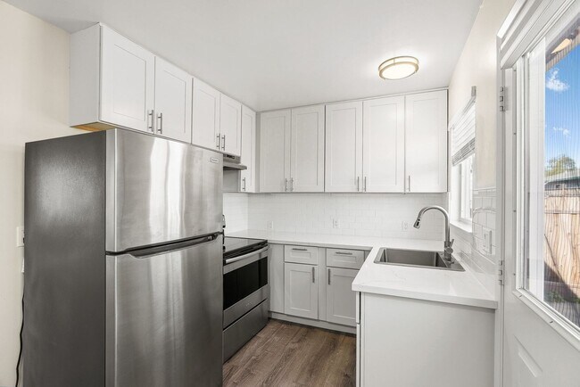 Building Photo - Coastal Comfort in Pleasure Point – Modern 2 Bedroom, 1 Bath