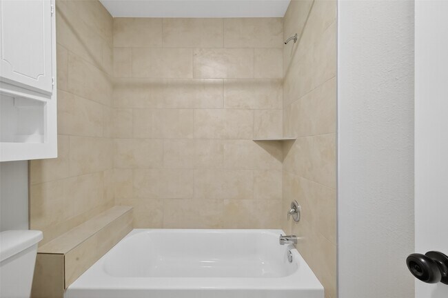 Building Photo - 889 Chas Ln