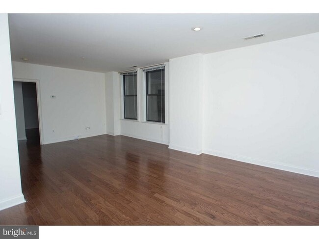 Building Photo - 1411 Walnut St