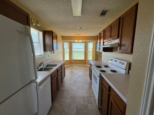 Building Photo - 3509 Christie Dr