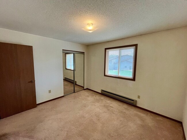 Building Photo - 604 Hollywood Dr