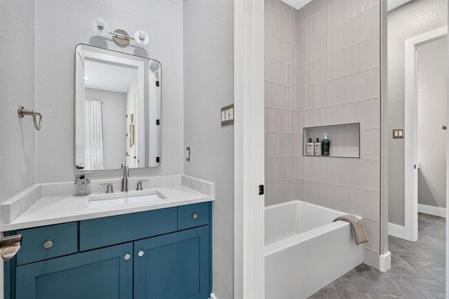 Building Photo - 402 Aria Dr