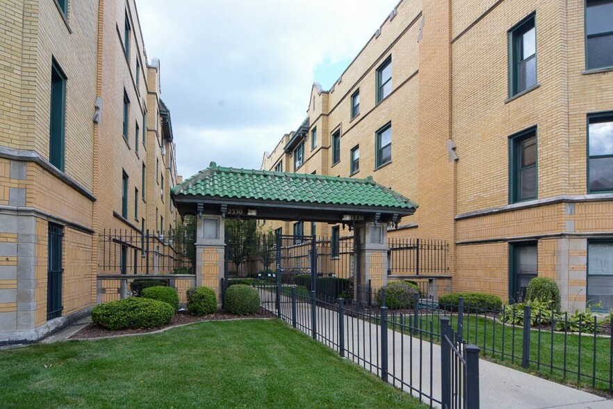 Primary Photo - 2336 N Spaulding Ave