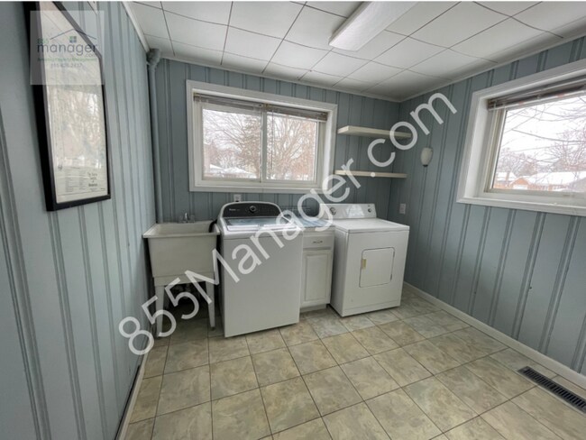 Building Photo - HOLIDAY Special $200 off. Exceptional Rental Opportunity: Explore Comfort and Convenience in Wate...