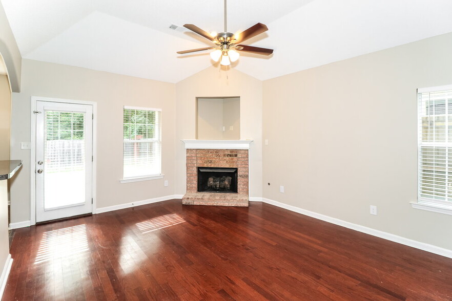 Building Photo - 1021 Cordova Ridge Pl