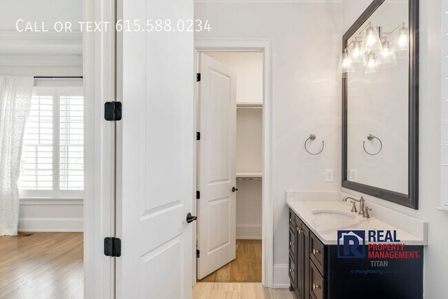 Building Photo - 9220 Lehigh Dr