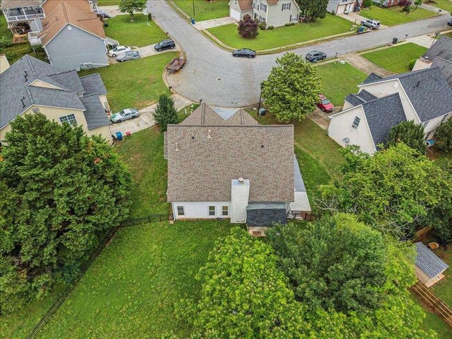 Building Photo - 3042 Oak Vista Way SW