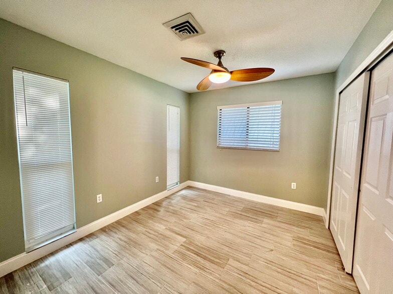 Building Photo - 627 Alligator Dr