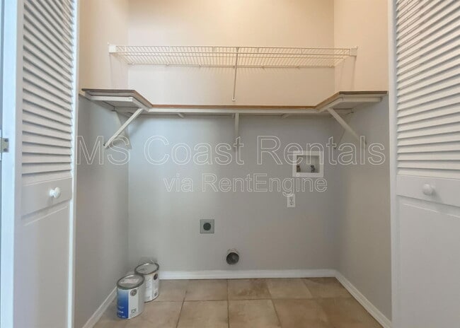 Building Photo - 10545 Bay Tree Dr