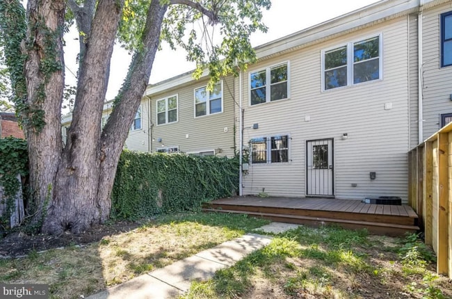 Building Photo - 325 U St NW