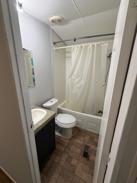 Building Photo - 1014 Pin Oak Ln