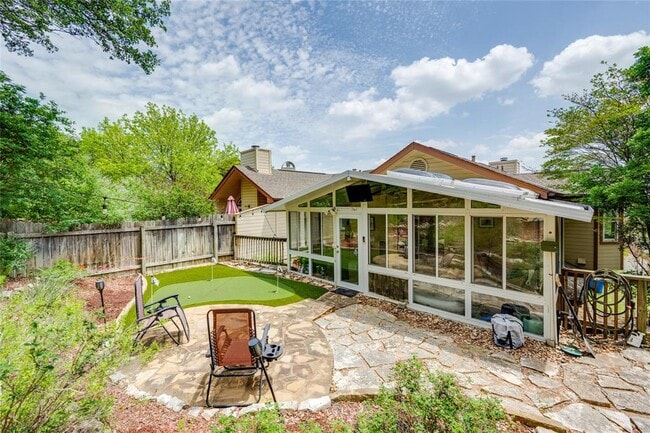 Building Photo - 6621 Mesa Hollow Dr