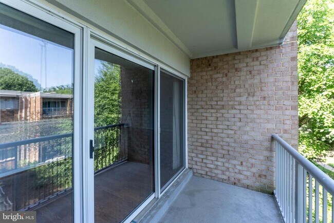 Building Photo - 2908 Kings Chapel Rd