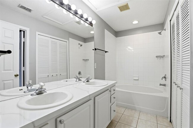 Building Photo - 6235 Goethe St