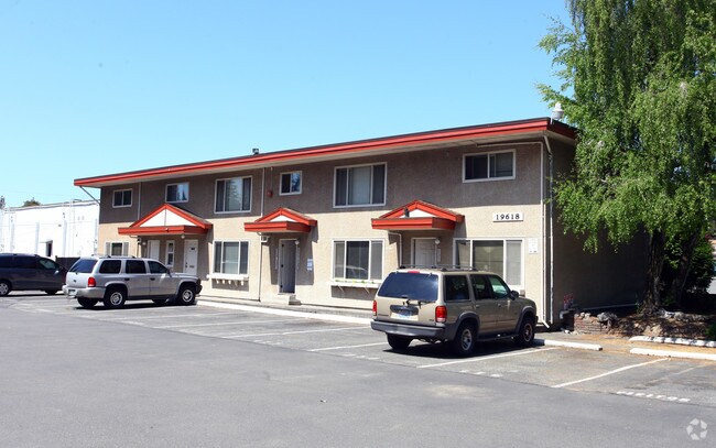 Building Photo - Chrimar Apartments