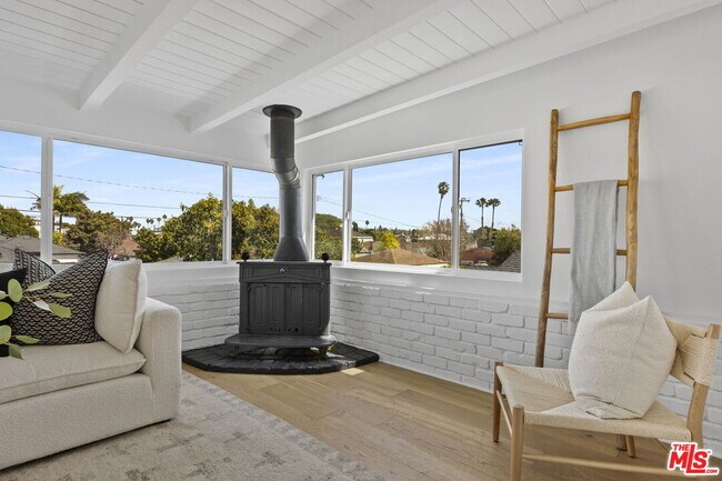 Building Photo - 3908 Bentley Ave
