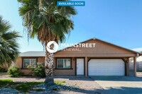 Building Photo - 10915 W Glenrosa Ave