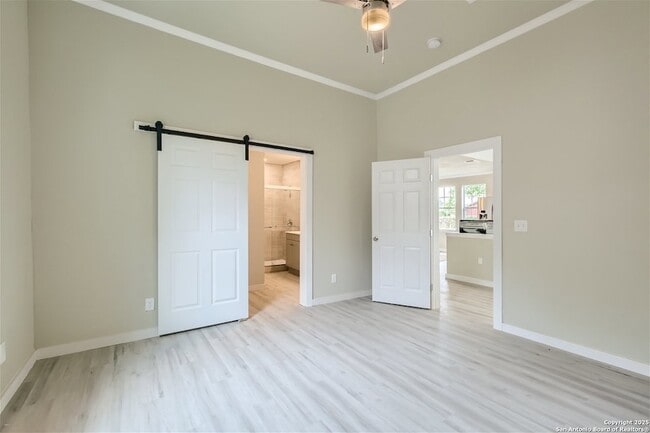 Building Photo - 517 Hicks Ave