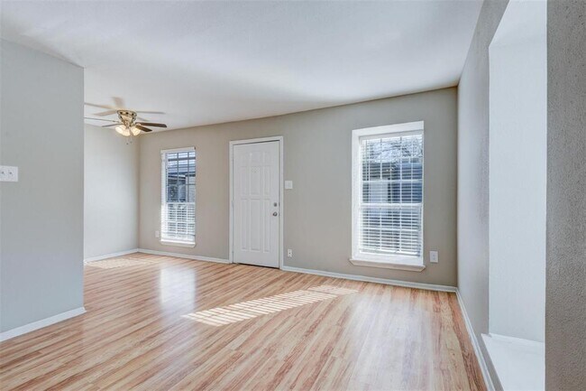 Building Photo - 513 Ridge St