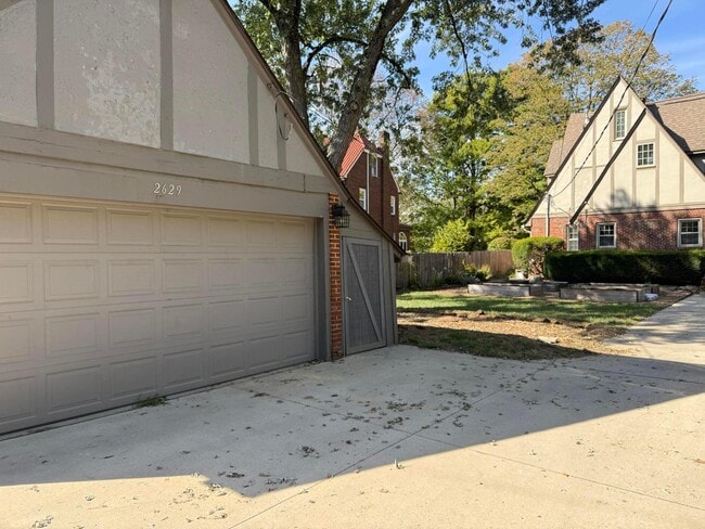 Building Photo - 2629 E Broad St