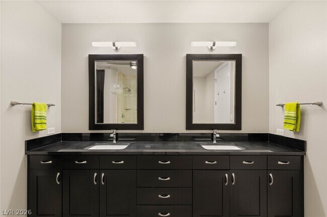 Building Photo - 4575 Dean Martin Dr