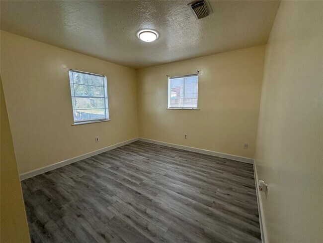 Building Photo - 10238 Torrington Ln