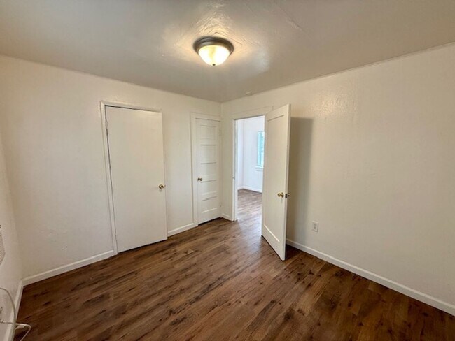 Building Photo - 619 N Plumas St