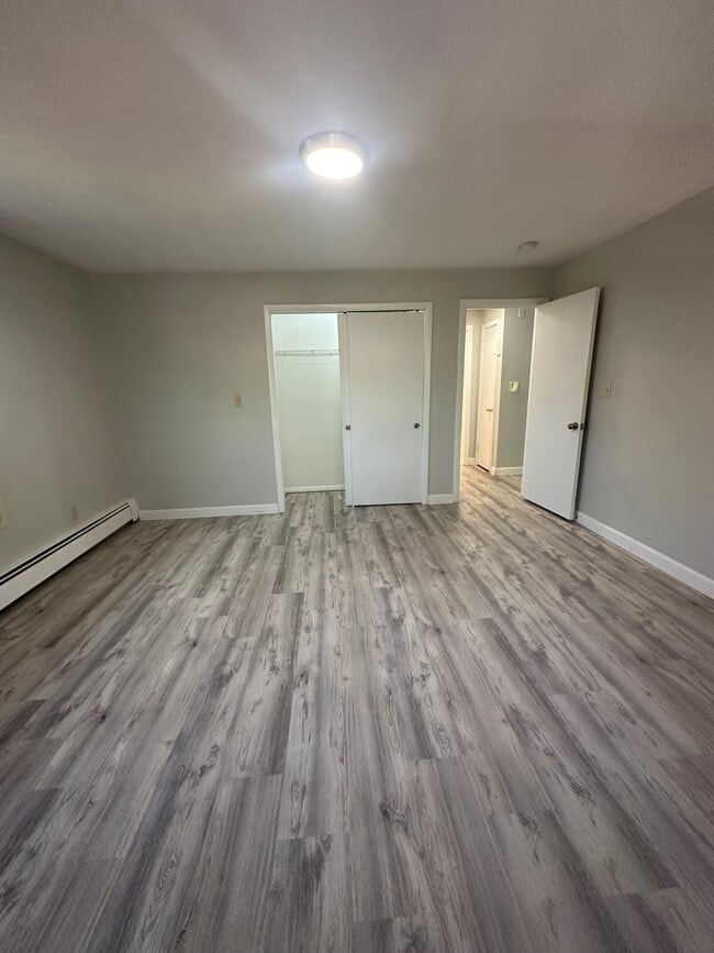 Building Photo - Beacon St Unit 12