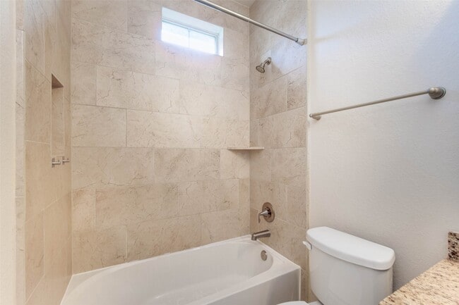 Building Photo - 2710 Shadybrook Meadow Dr