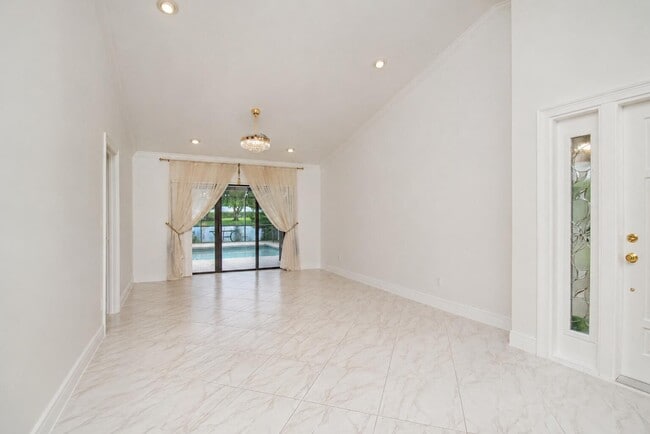 Building Photo - 9708 Erica Ct