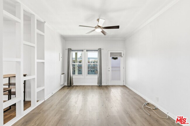 Building Photo - 4125 S Figueroa St