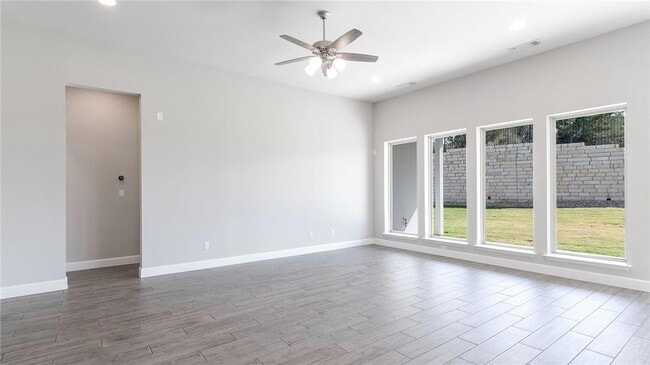 Building Photo - 6313 Empresa Dr