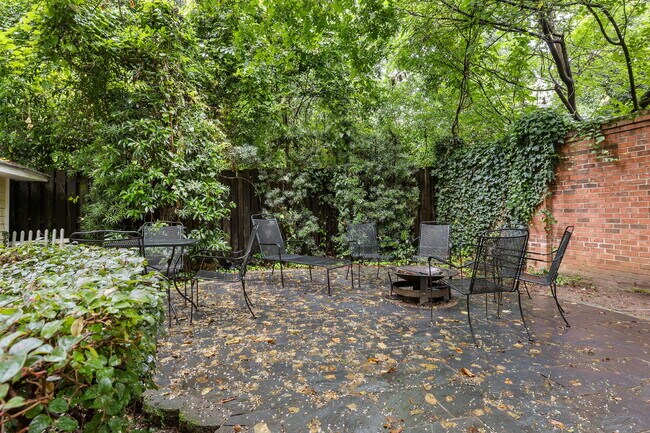 Building Photo - The Laurens Cottage | University Hill