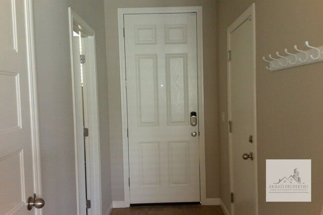 Building Photo - Beautiful 3 Bedroom 2.75 Bath Home in Harlan Ranch!