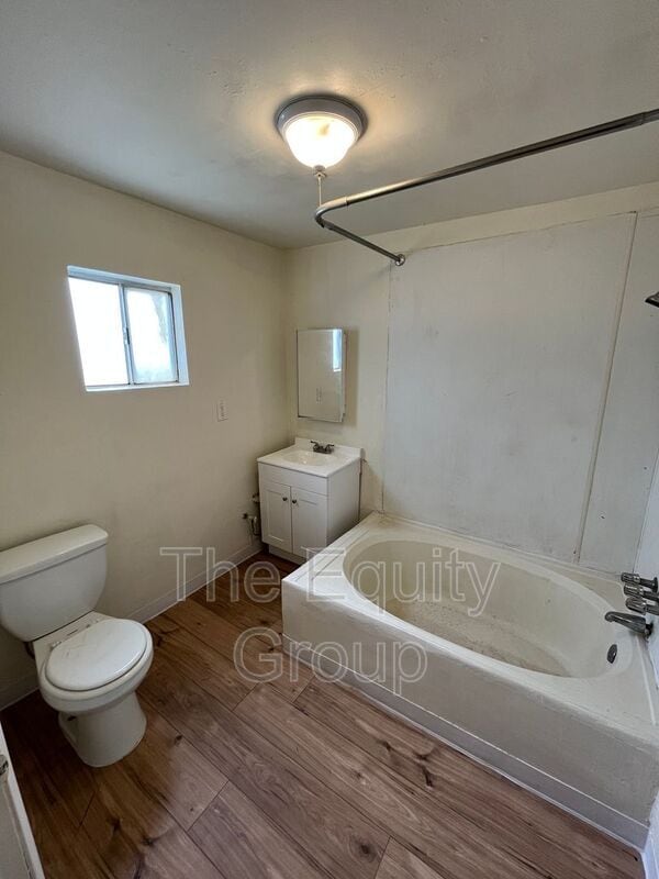 Building Photo - 14901 Ave 88