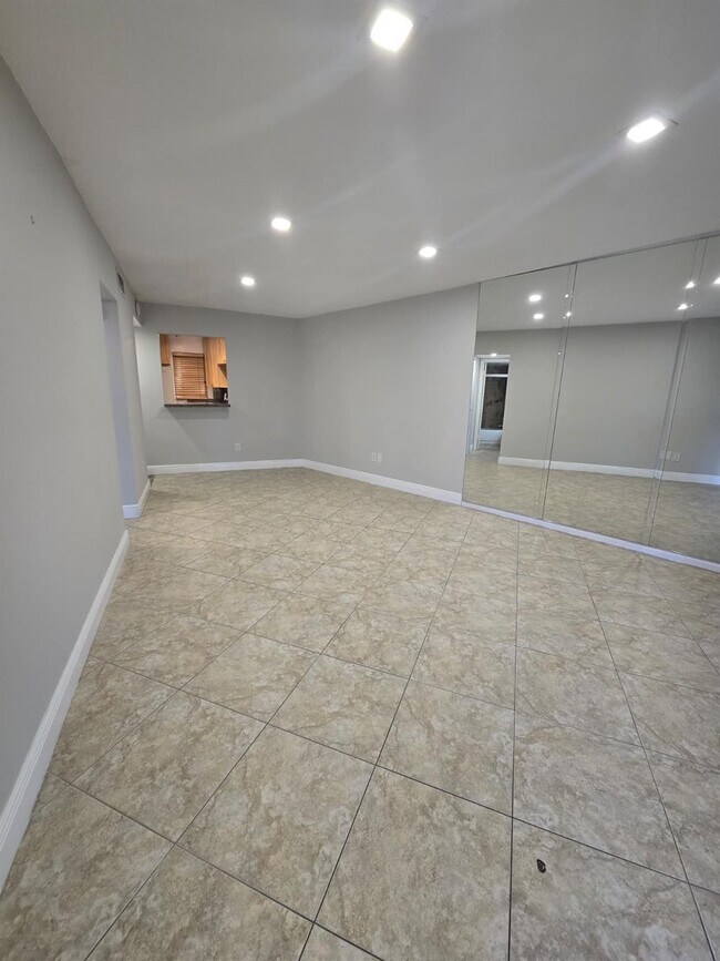 Building Photo - 4121 Stirling Rd